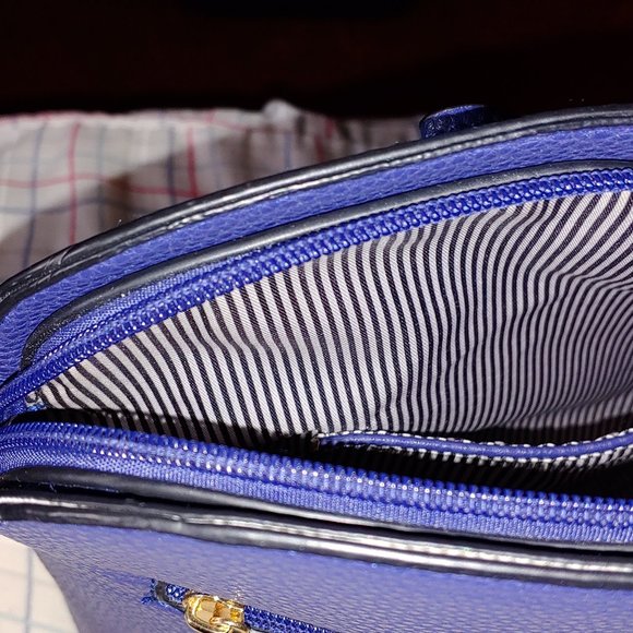 Crossbody Adjustable Purse  w/ Removable Strap  3 compartments   Blue - Picture 8 of 10